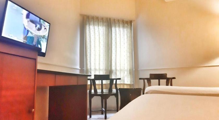 Alexander Hotel Tegal Dış mekan fotoğraf