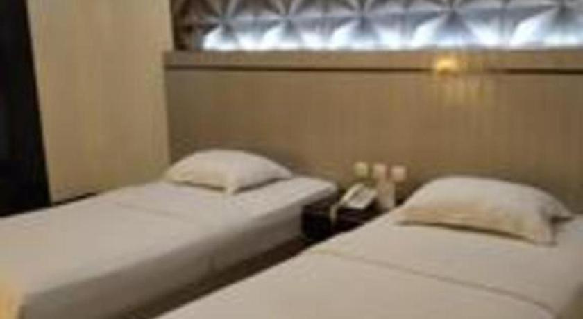 Alexander Hotel Tegal Dış mekan fotoğraf
