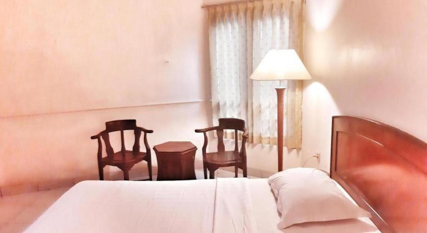 Alexander Hotel Tegal Dış mekan fotoğraf