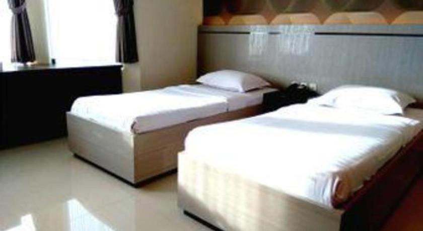 Alexander Hotel Tegal Dış mekan fotoğraf