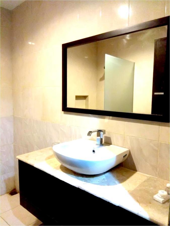 Alexander Hotel Tegal Dış mekan fotoğraf